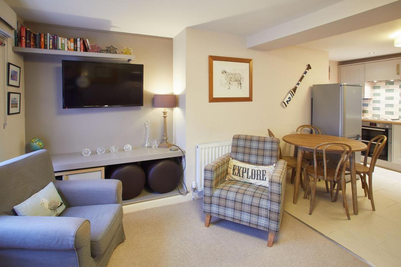 Host & - Spyglass 1708 Apartment Whitby